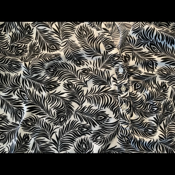 Two H&M patterned summer-weight women’s shirts - Picture 4 of 6